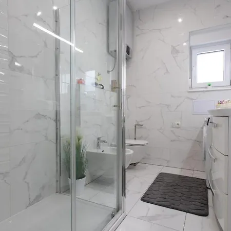 Apartman Lux Ema