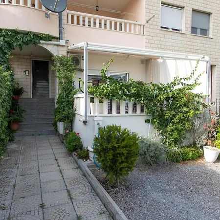 Apartment Lux Ema